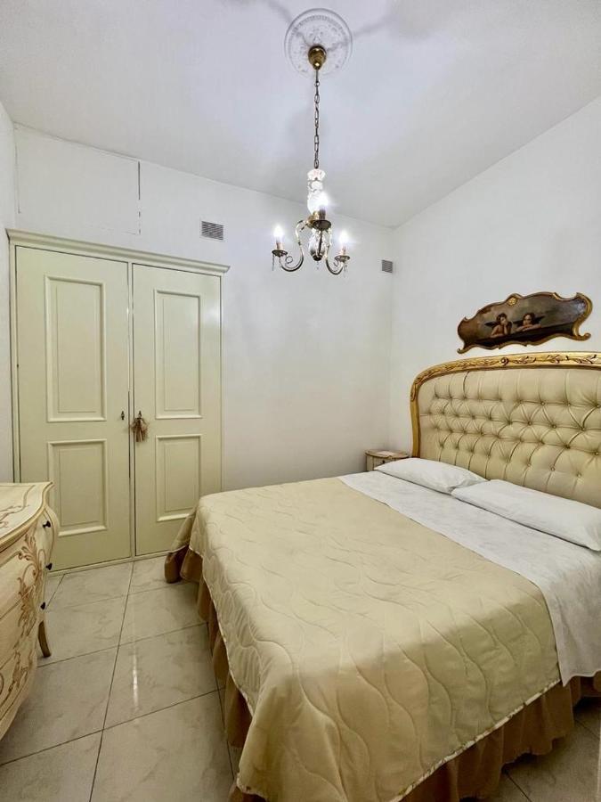 Appartamento Antonietta House Napoli Esterno foto